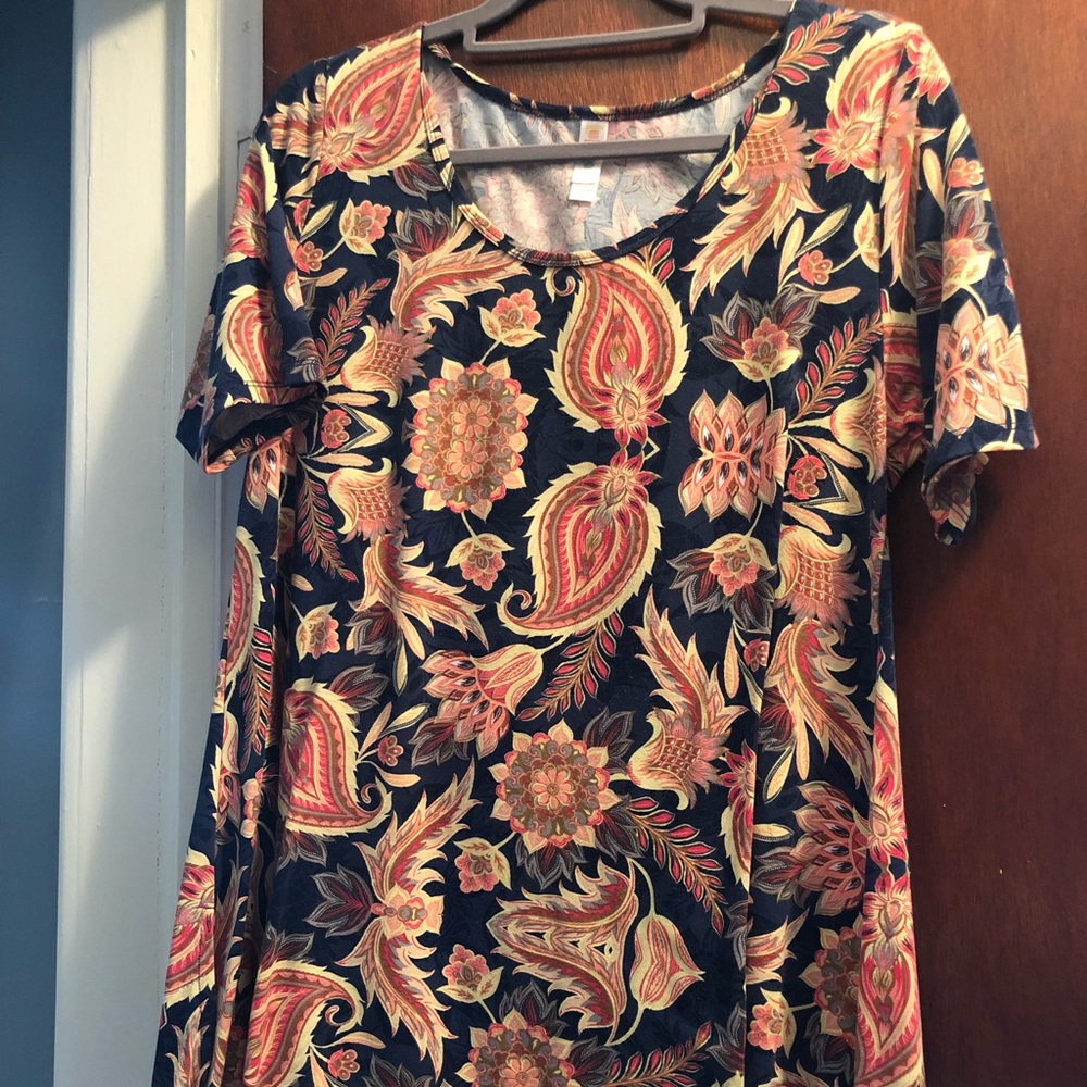 LuLaRoe classic tee